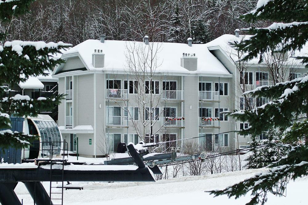 Condo 305 33 Chemin Du Hameau By Les Chalets Alpins Stoneham Exteriör bild